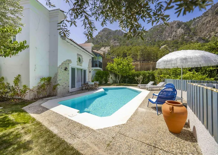 Alya Country Hotel de apartamente 2*